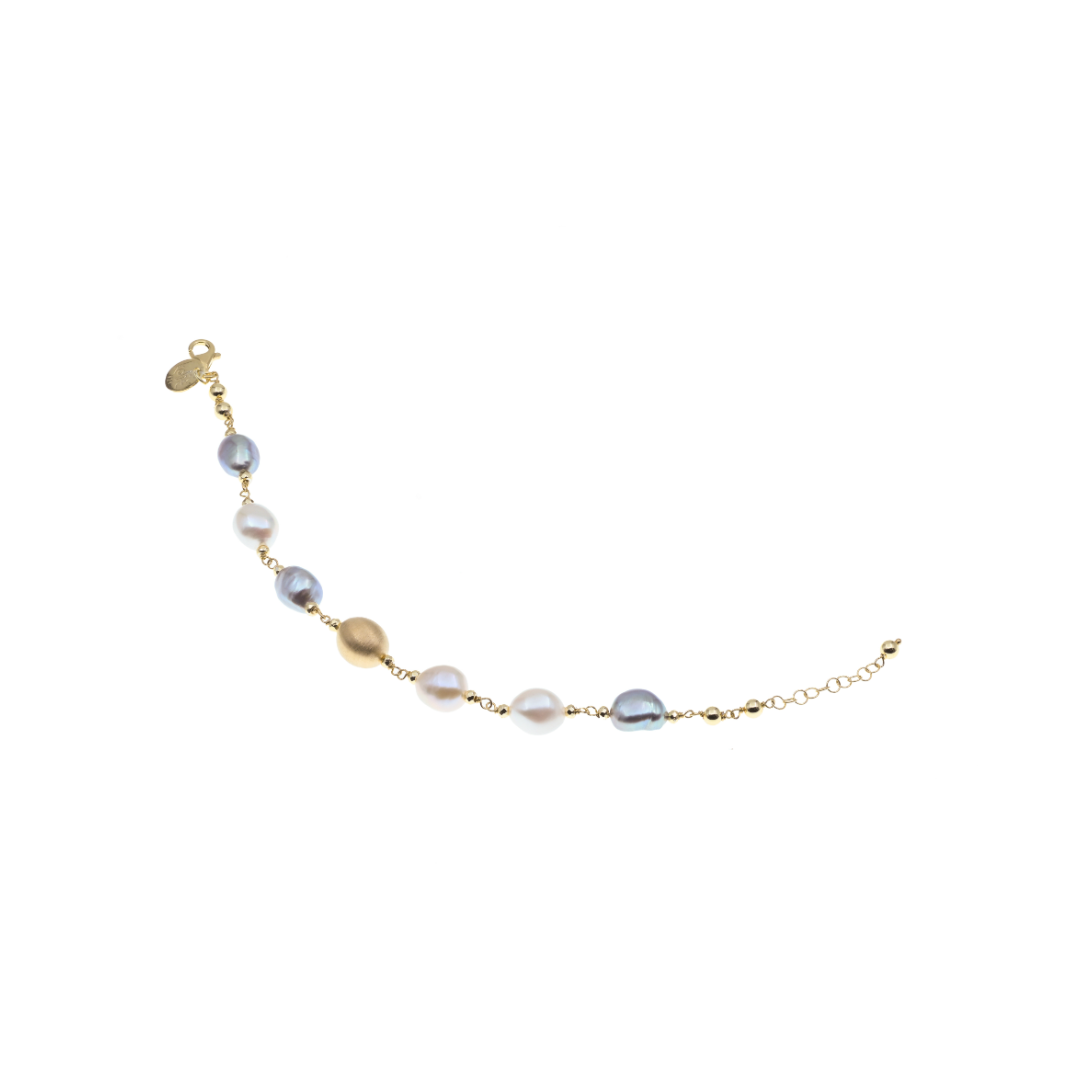 Lively 23 Bracelet · freshwater pearls